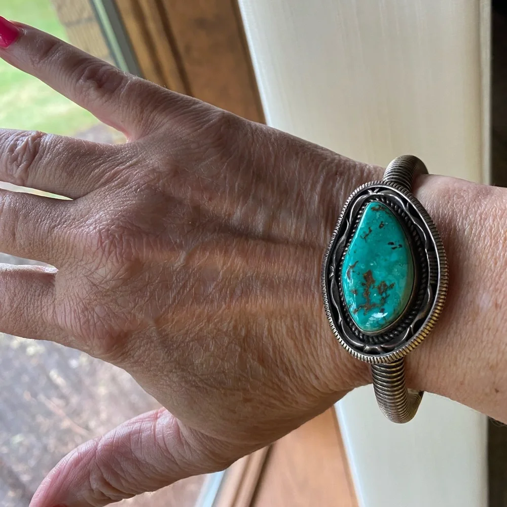 Artie Yellowhorse silver & turquoise bracelet - Picture 2 of 7